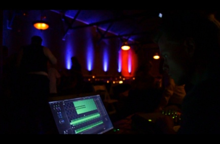 Lighting show with Lightjams. Featuring a dynamic low res light grid.